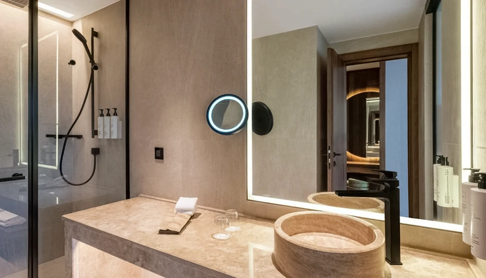 سوئیس اوتل تفلیس